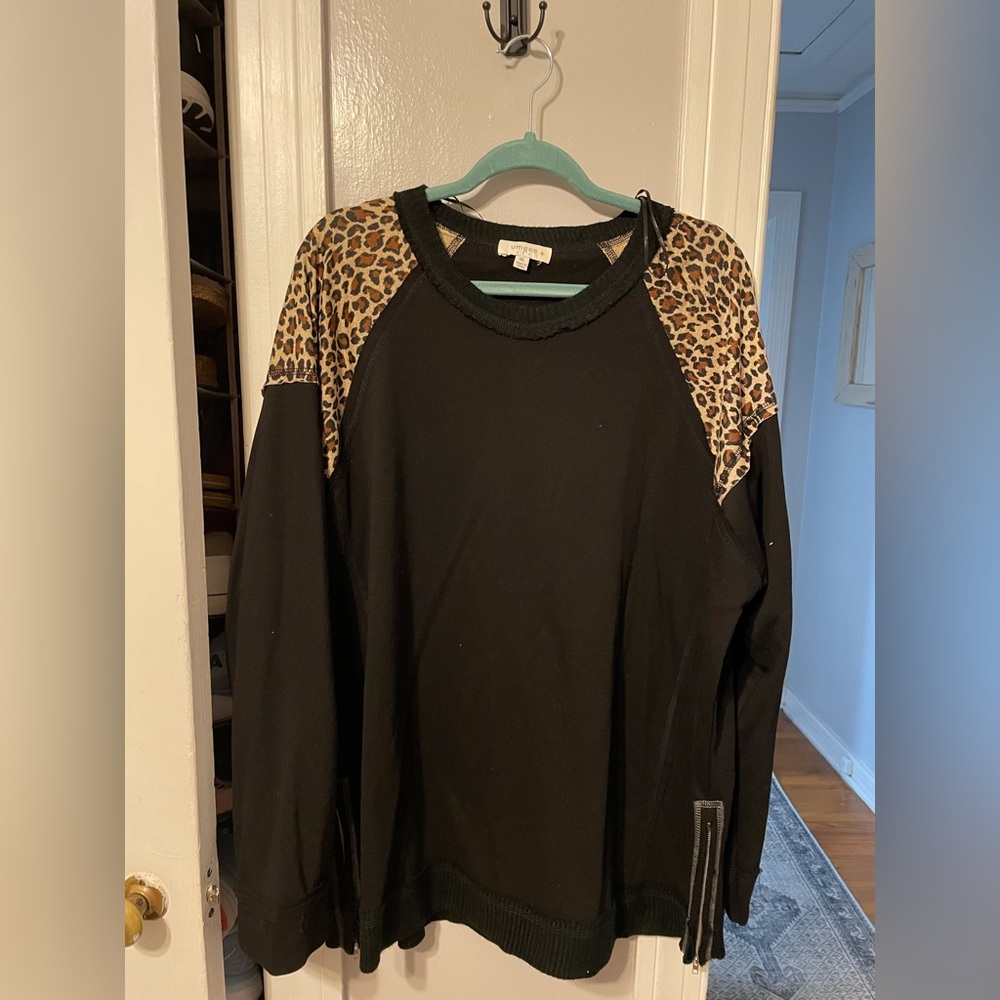 Umgee leopard print raglan long sleeve